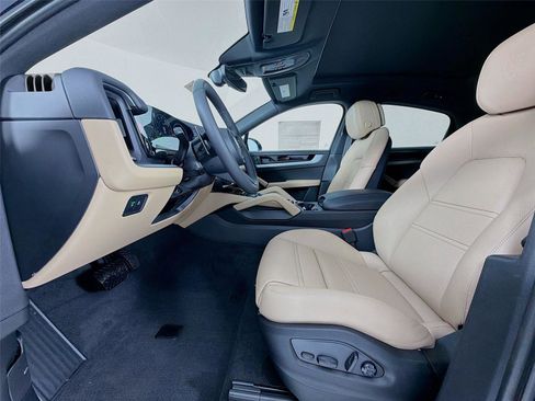 New 2026 Porsche Cayenne Coupe image 5