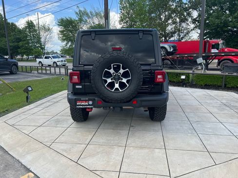 Used 2021 Jeep Wrangler Unlimited Rubicon w/ Steel Bumper Group AWD/4WD image 12