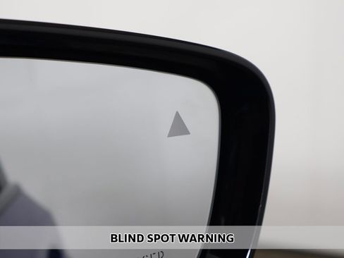 Used 2019 BMW 330i xDrive Sedan w/ M Sport Package image 7