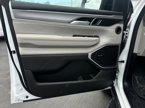 New 2026 Jeep Grand Wagoneer 4WD image 13