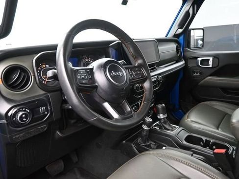 Used 2024 Jeep Gladiator Mojave AWD/4WD image 18