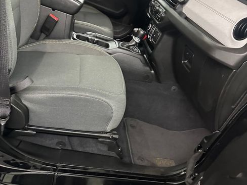 Used 2024 Jeep Wrangler Unlimited w/ Convenience Group AWD/4WD image 39