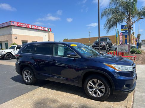 Used 2015 Toyota Highlander XLE FWD image 11