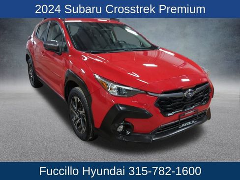 Used 2024 Subaru Crosstrek 2.0i Premium image 3