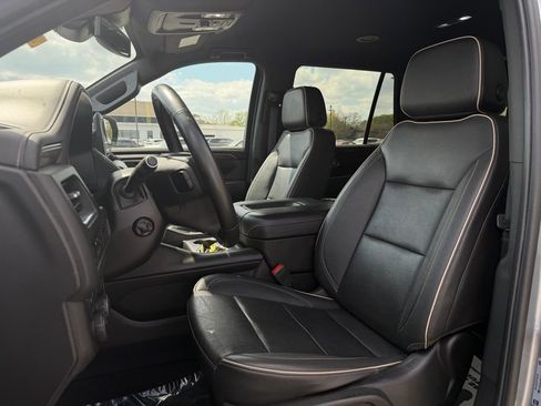 Used 2023 Chevrolet Tahoe Premier AWD/4WD image 11