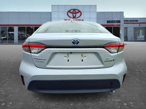 Used 2024 Toyota Corolla LE FWD image 4