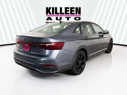 New 2026 Volkswagen Jetta SE image 7