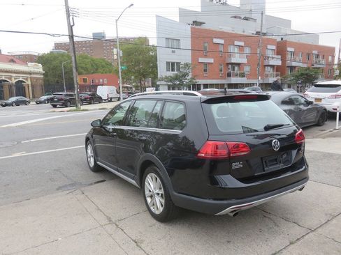 Used 2017 Volkswagen Golf Alltrack S AWD/4WD image 5