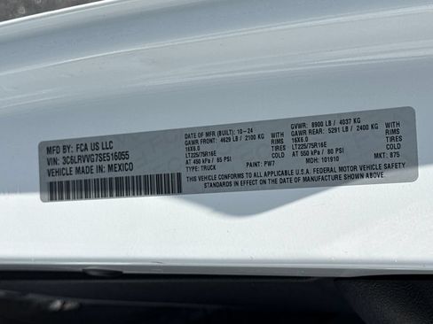 Used 2025 RAM ProMaster 2500 w/ U-Haul Equipment Group FWD image 30