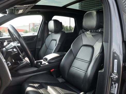 Used 2019 Porsche Cayenne S AWD/4WD image 18
