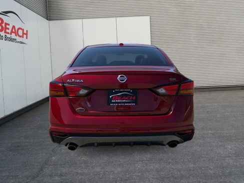 Used 2021 Nissan Altima 2.5 SR FWD image 13