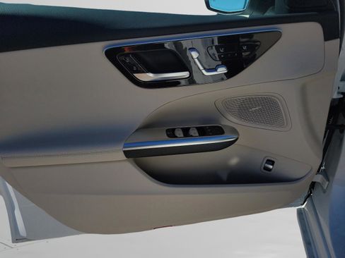 Certified 2025 Mercedes-Benz C 300 Sedan image 31