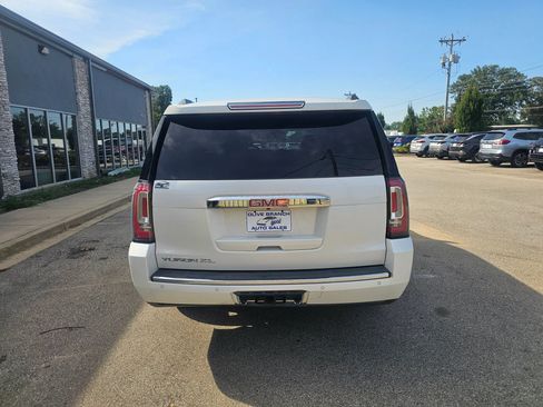 Used 2019 GMC Yukon XL Denali w/ Denali Ultimate Package RWD image 3