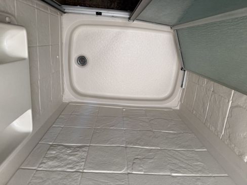 Used 2016 Ford E-450 and Econoline 450 Super Duty w/ Motorhome Prep Package image 63