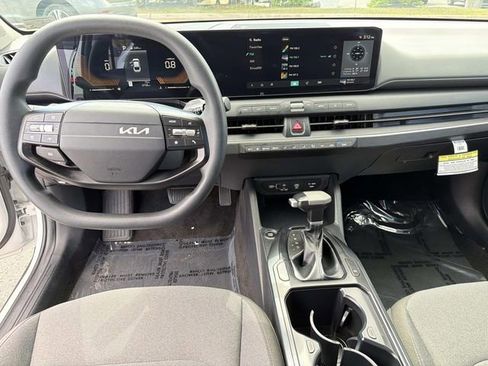 Used 2025 Kia K4 FWD image 17