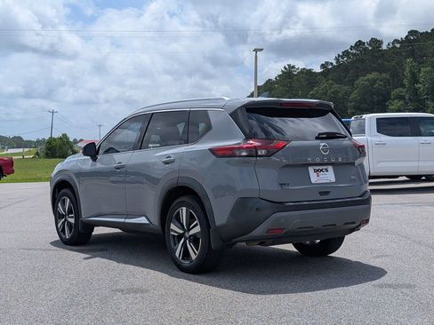 Used 2021 Nissan Rogue SL w/ Premium Package FWD image 3