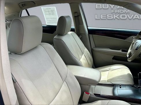 Used 2011 Toyota Avalon Limited FWD image 7