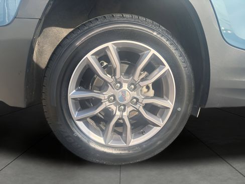 Certified 2024 GMC Terrain SLT AWD/4WD image 11