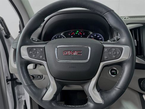 Used 2023 GMC Terrain SLT w/ Infotainment Package II image 18