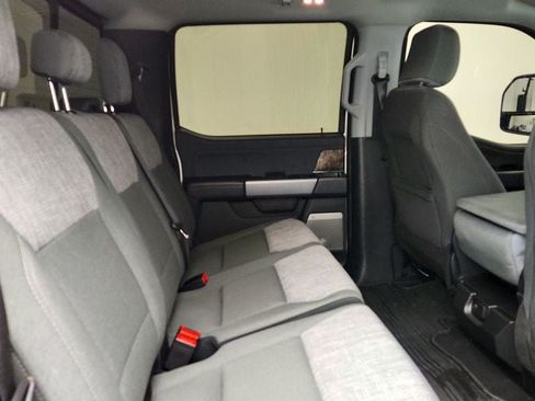 Used 2024 Ford F250 Lariat w/ Sport Appearance Package AWD/4WD image 23