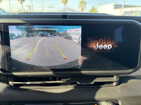 Certified 2024 Jeep Wrangler Unlimited image 20