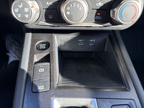 Used 2025 Nissan Kicks SV image 22