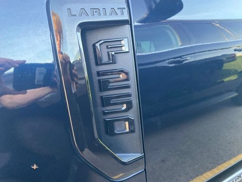 Used 2022 Ford F250 Lariat w/ Black Appearance Package AWD/4WD image 17