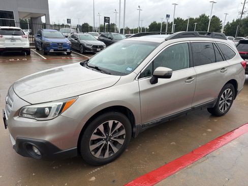 Used 2015 Subaru Outback 2.5i Limited AWD/4WD image 1