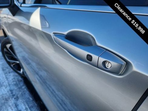 Used 2024 Mitsubishi Outlander SE image 16