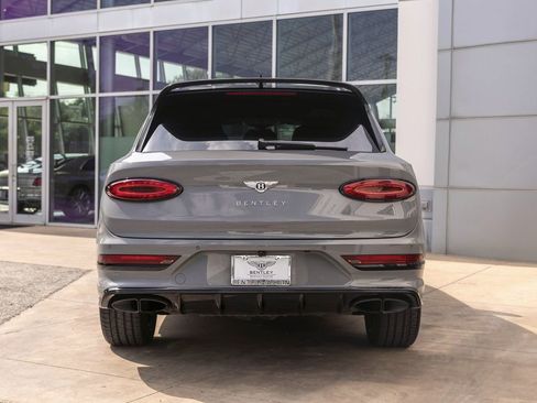 Certified 2025 Bentley Bentayga AWD/4WD image 18