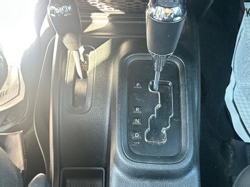 Used 2018 Jeep Wrangler Unlimited Sport S AWD/4WD image 27