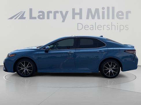 Used 2024 Toyota Camry SE w/ Audio Upgrade Package FWD image 2