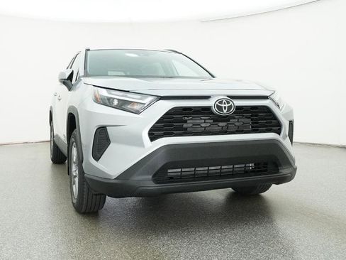 Certified 2025 Toyota RAV4 XLE w/ Convenience Package image 33