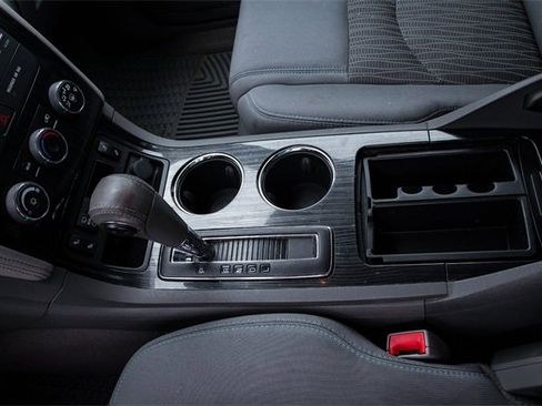 Used 2016 Chevrolet Traverse LT w/ Style and Technology Package image 23