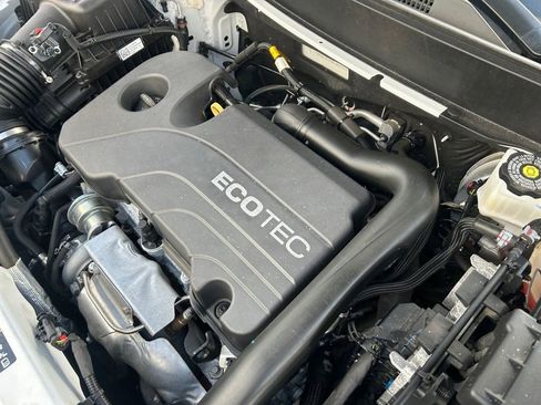 Used 2021 GMC Terrain SLT image 30