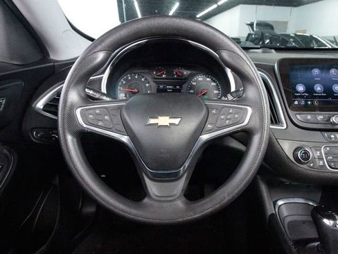 Used 2020 Chevrolet Malibu LT image 8