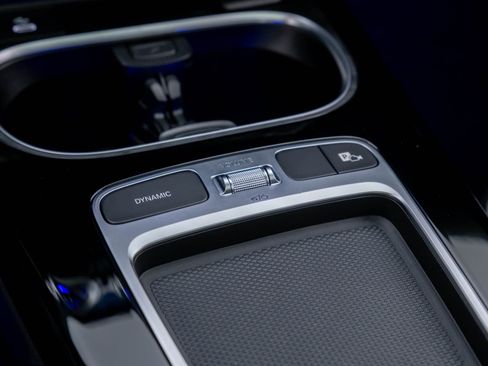 Used 2025 Mercedes-Benz CLA 35 AMG 4MATIC image 32