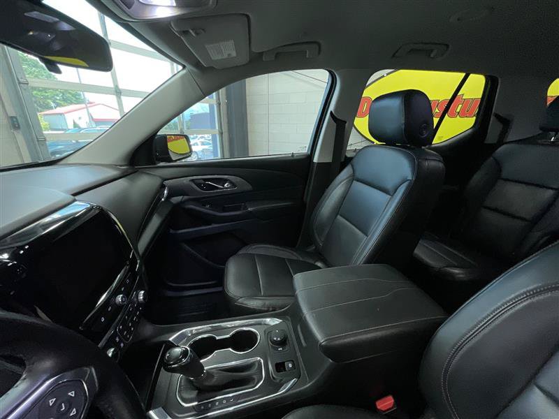 Used 2019 Chevrolet Traverse LT w/ LPO, Black Accent Package FWD image 12
