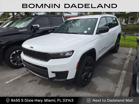 Used 2022 Jeep Grand Cherokee L Laredo image 2