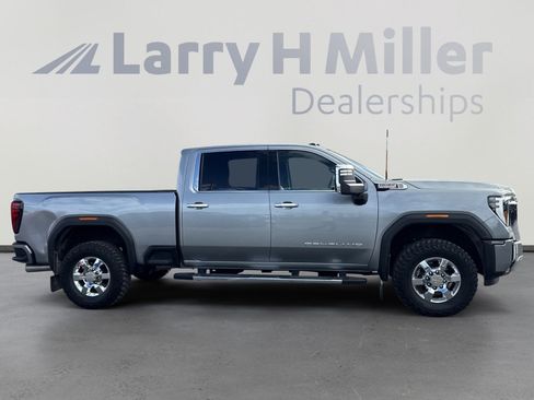 Used 2024 GMC Sierra 3500 Denali w/ Denali Reserve Package image 9
