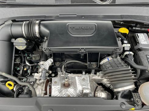 Used 2025 Jeep Compass Latitude image 32