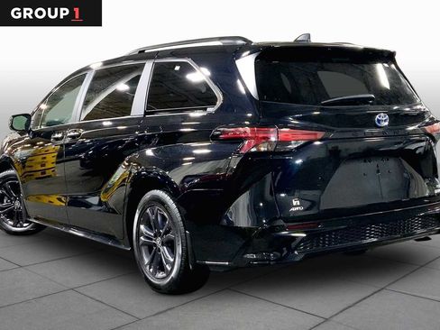 Used 2024 Toyota Sienna XSE w/ XSE Plus Package AWD/4WD image 12