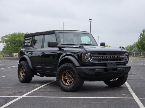 Used 2021 Ford Bronco 4-Door AWD/4WD image 2