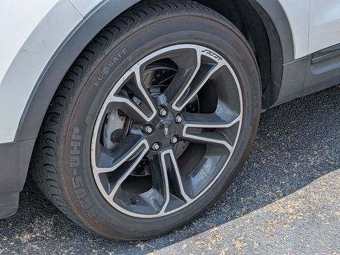 Used 2014 Ford Explorer Sport w/ Equipment Group 401A AWD/4WD image 8