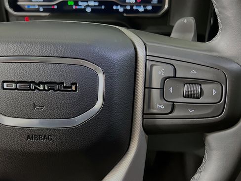 Used 2025 GMC Sierra 1500 Denali w/ Denali Reserve Package AWD/4WD image 19