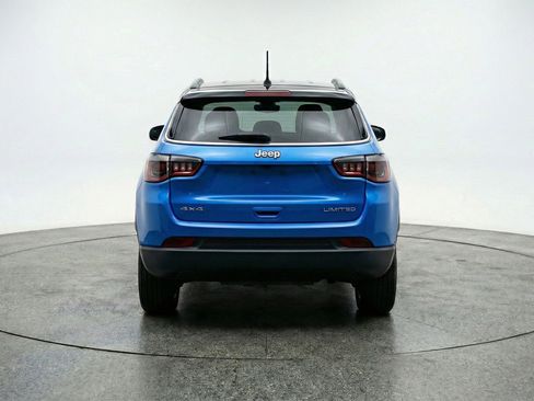 Used 2025 Jeep Compass Trailhawk AWD/4WD image 7