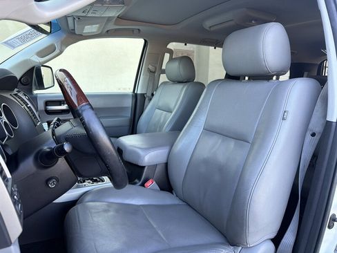 Used 2016 Toyota Sequoia Platinum AWD/4WD image 13