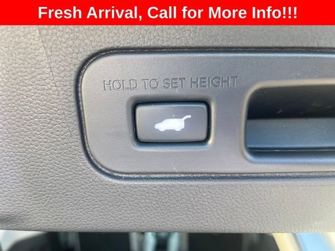 Used 2025 Honda Pilot EX-L image 17