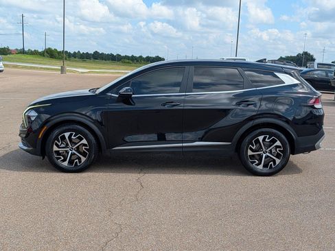 Used 2023 Kia Sportage EX FWD image 2