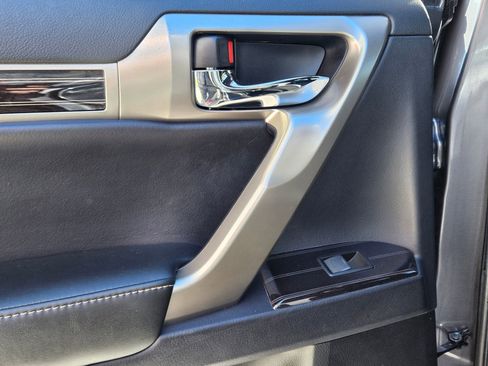 Used 2021 Lexus GX 460 Premium image 25